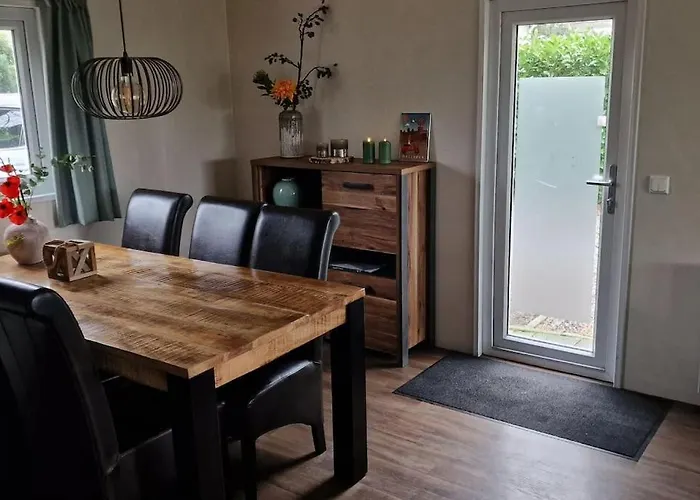 Mooi Chalet Op Prachtige Plek In Het Groen