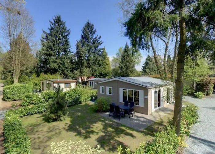 Mooi Chalet Op Prachtige Plek In Het Groen